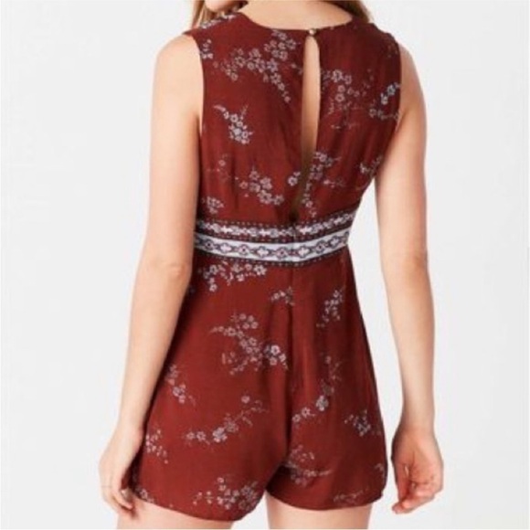 Urban Outfitters Ecote Paisley Plunge Front Romper - Picture 3 of 12